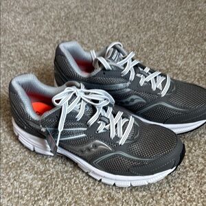 Saucony women’s Gray Running Shoes